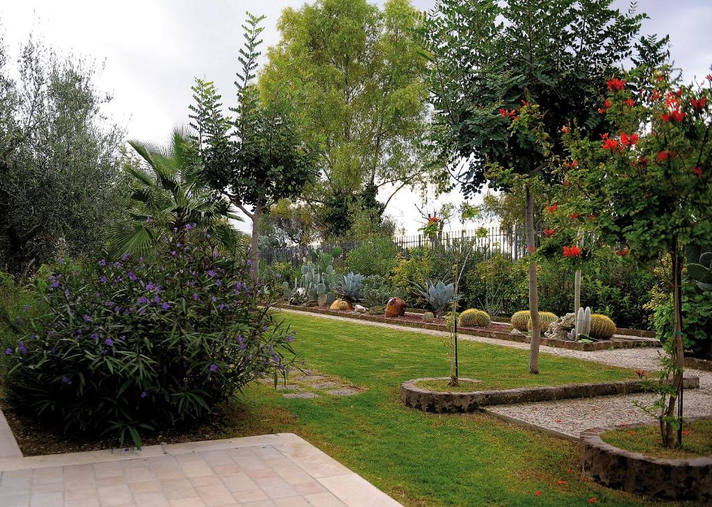 Il Giardino Del Te 호텔 바를레타 외부 사진